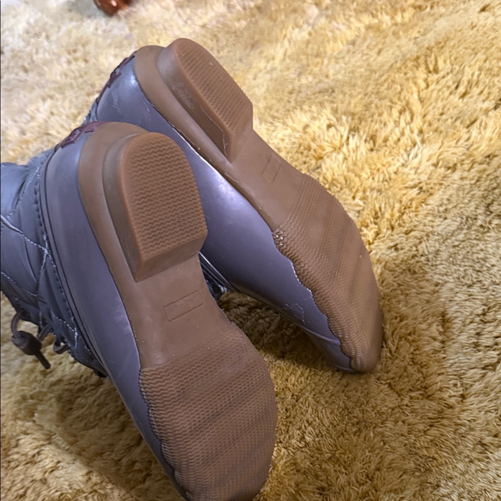 Stylish Gray Quilted Women's Boots 6.5 Sperrys - Picture 9 of 9